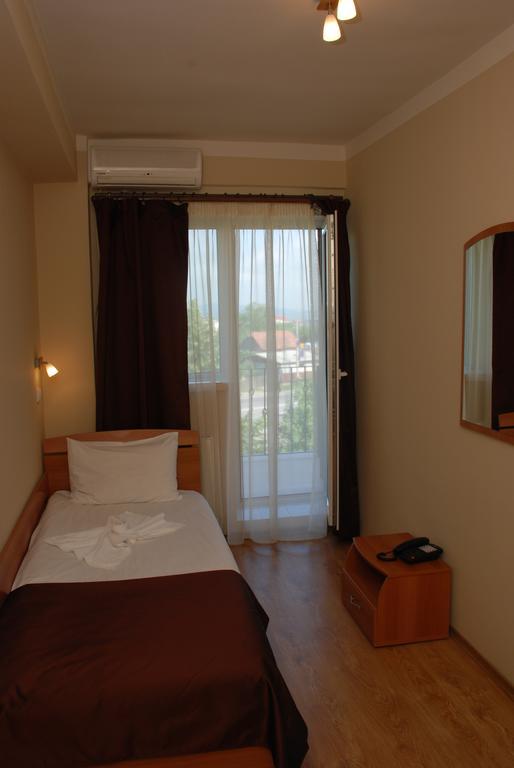 Hotel Liliacul Kolozsvár Kültér fotó