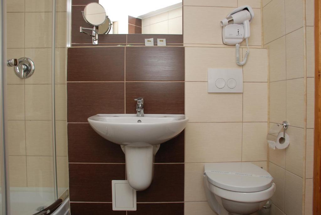 Hotel Liliacul Kolozsvár Szoba fotó